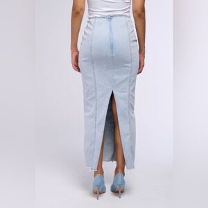 Size 1x Light Blue Denim Maxi Skirt A LOT of stretch!